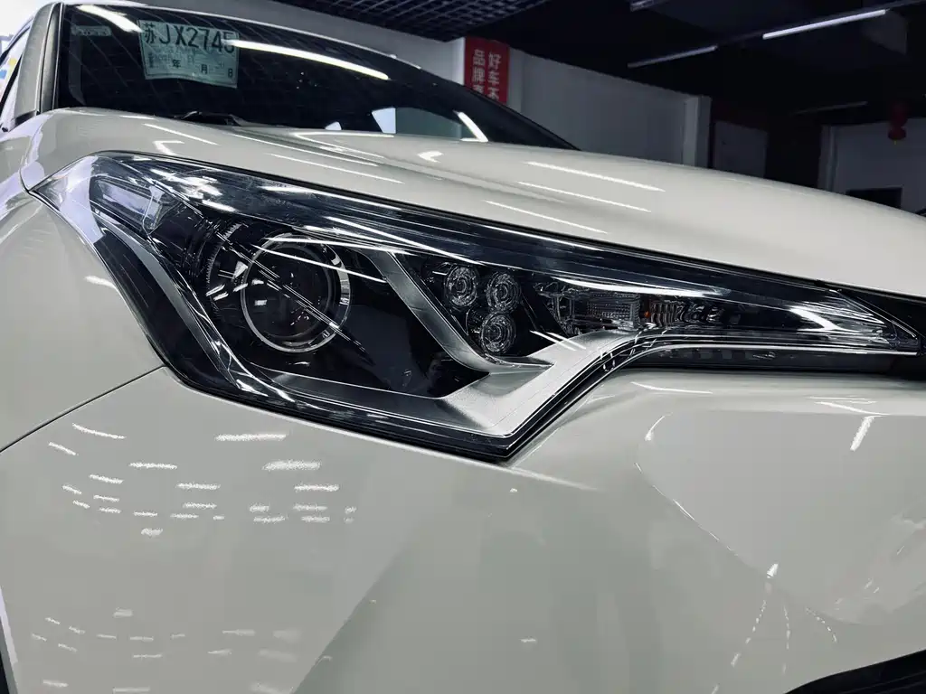 Toyota C-HR — фото 4