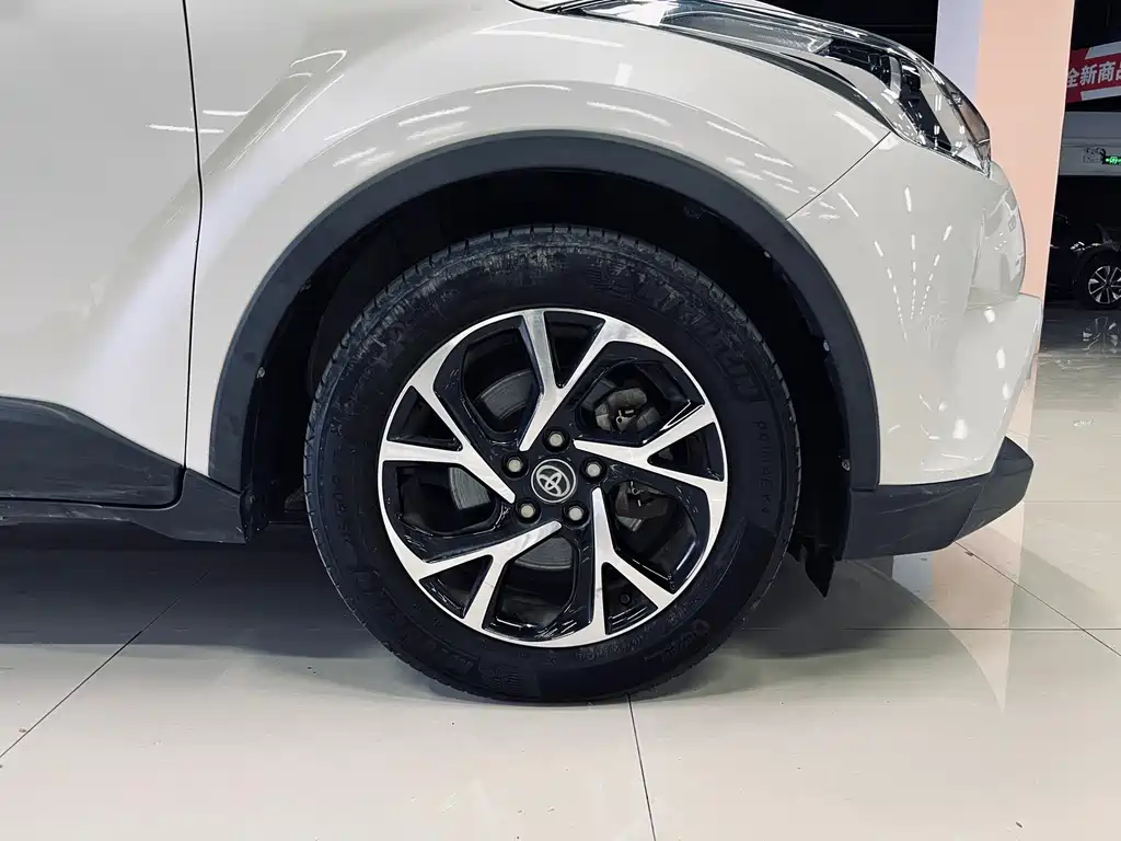 Toyota C-HR — фото 5