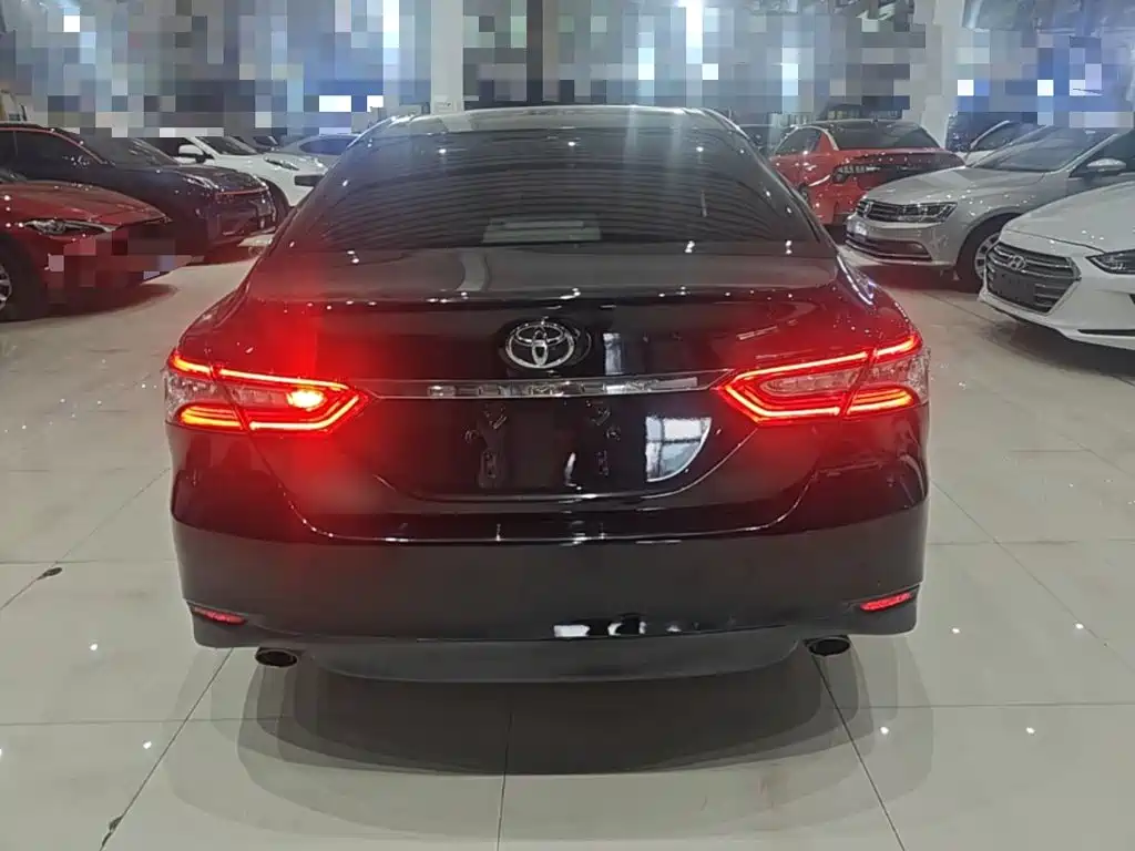 Toyota Camry — фото 6