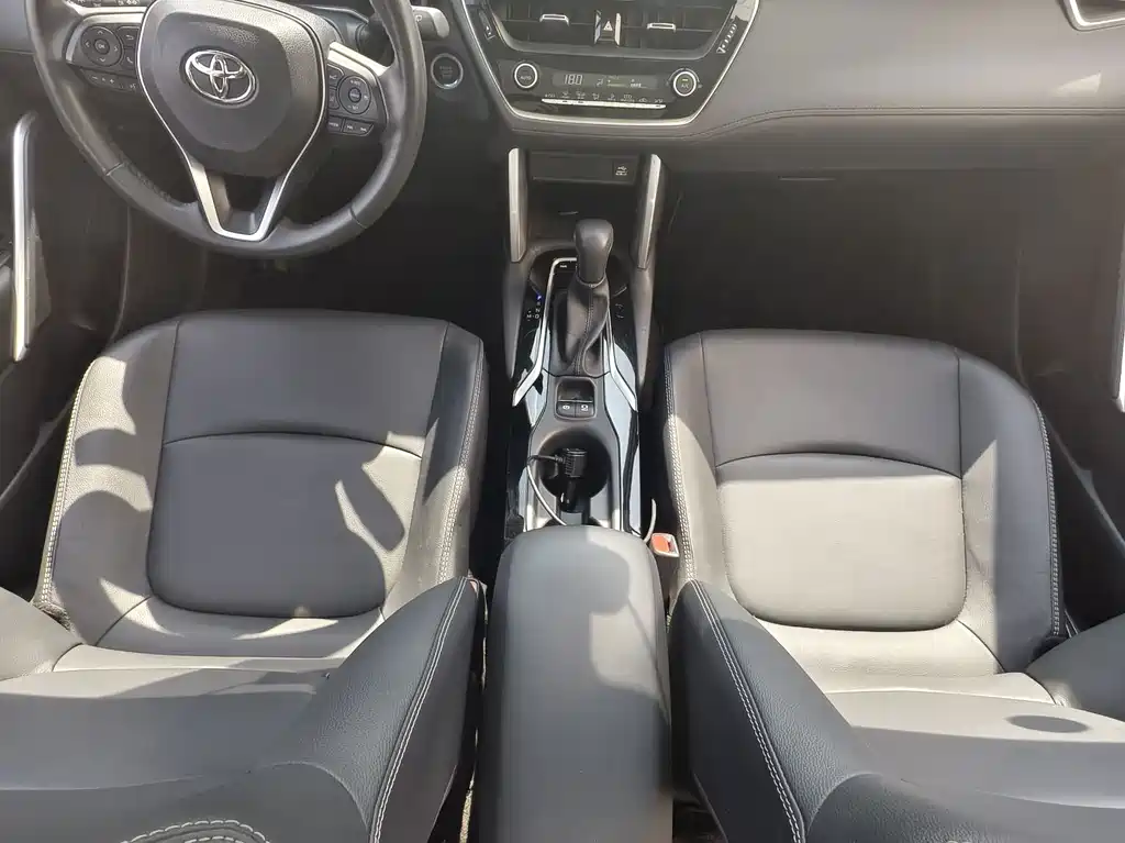 Toyota Corolla Cross — фото 11