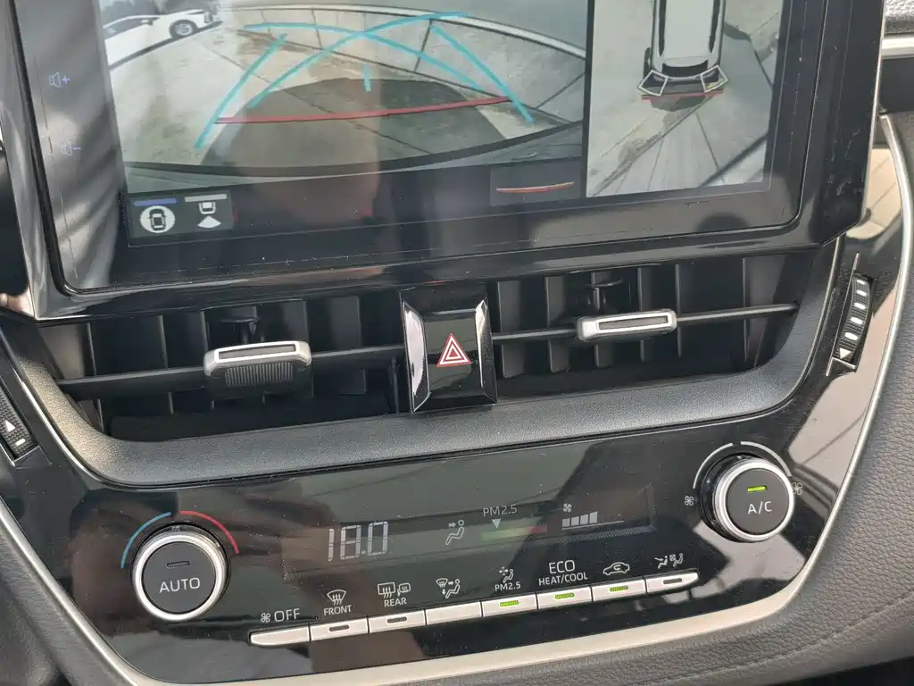 Toyota Corolla Cross — фото 15