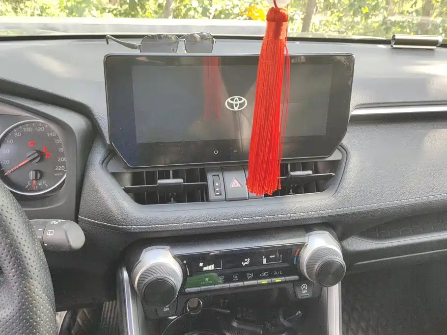 Toyota Wildlander — фото 13