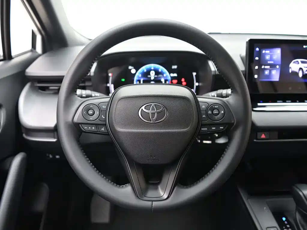 Toyota Corolla Cross — фото 15