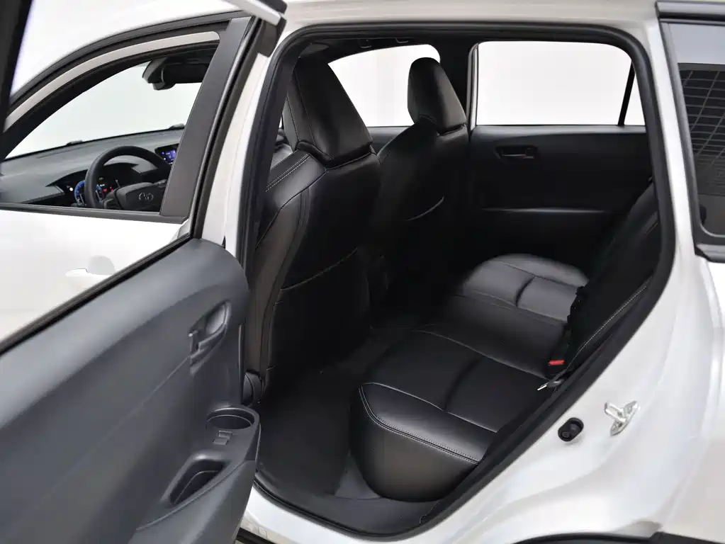 Toyota Corolla Cross — фото 17