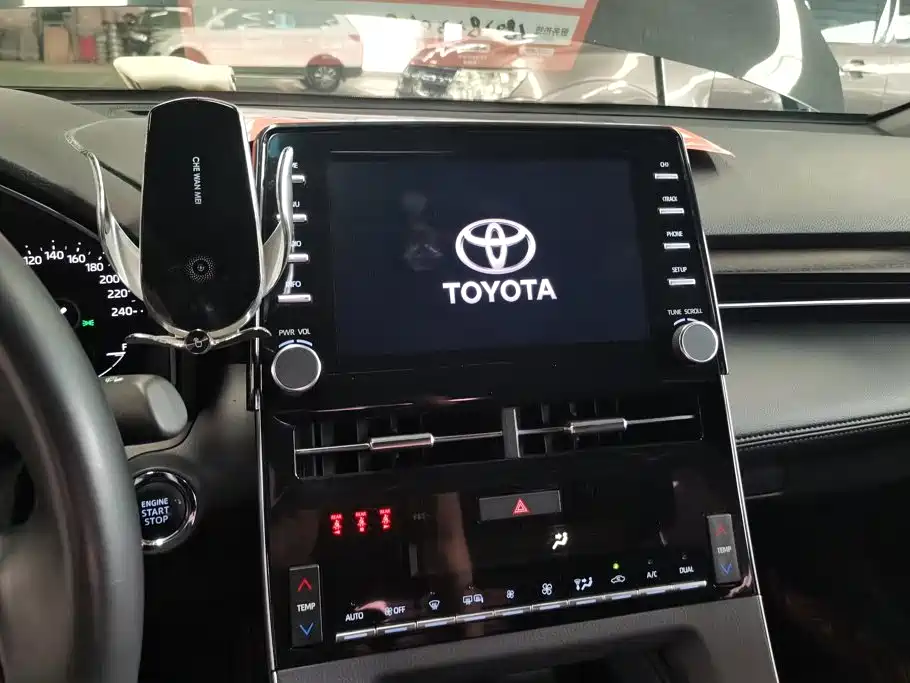 Toyota Avalon — фото 13