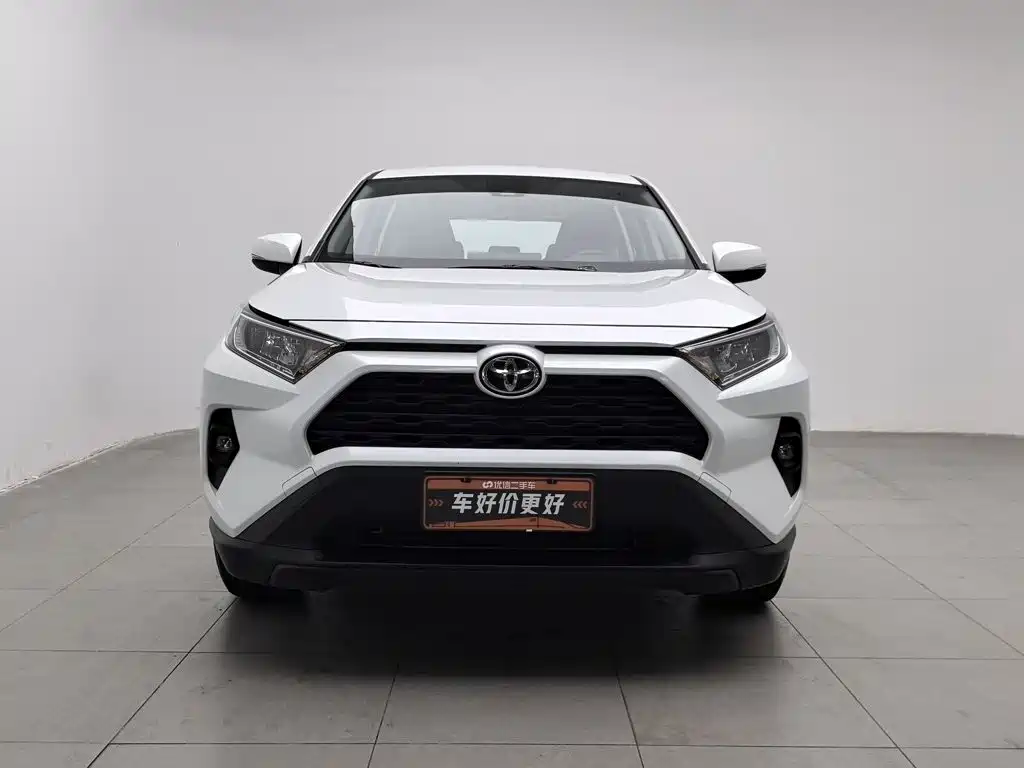 Toyota RAV4 — фото 3