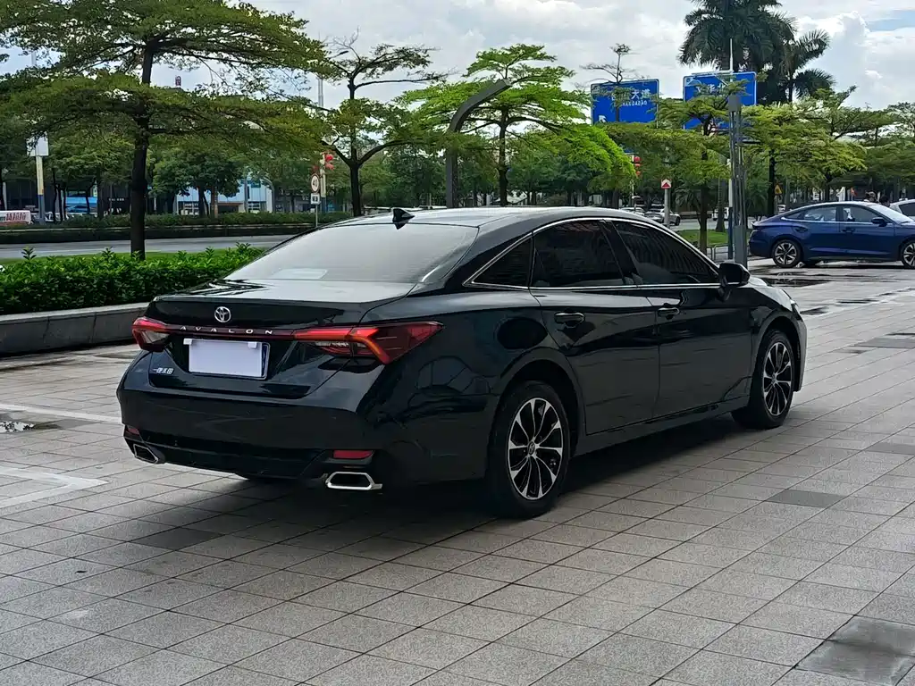 Toyota Avalon — фото 4