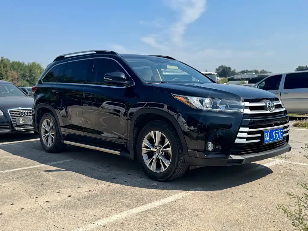 Toyota Highlander — фото 2