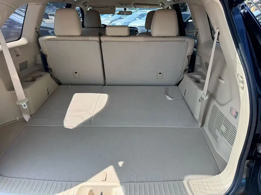 Toyota Highlander — фото 10