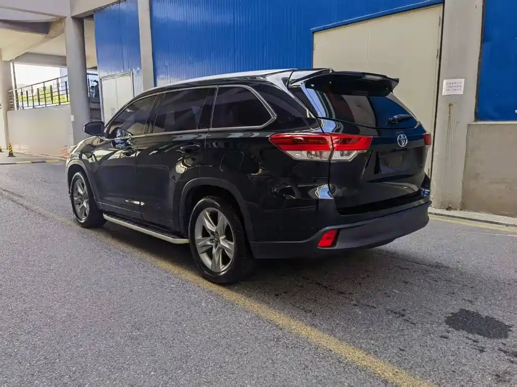 Toyota Highlander — фото 19