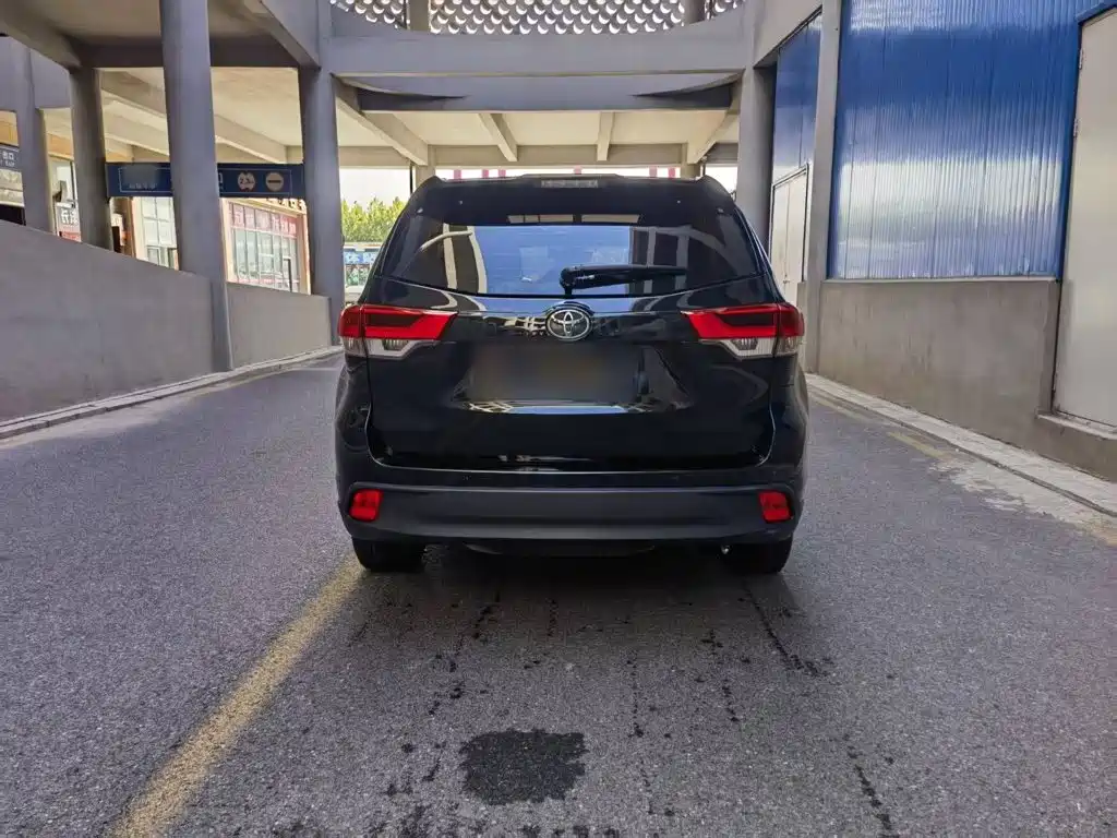 Toyota Highlander — фото 20