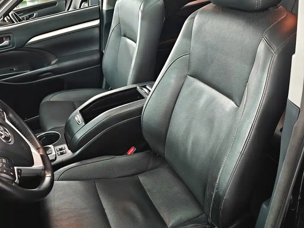 Toyota Highlander — фото 21