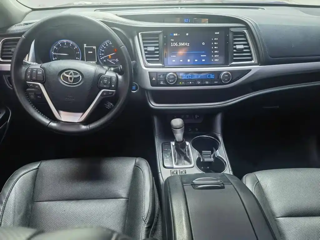 Toyota Highlander — фото 24