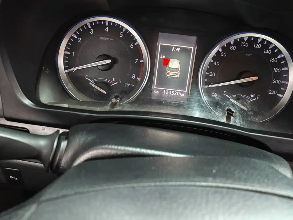 Toyota Highlander — фото 10