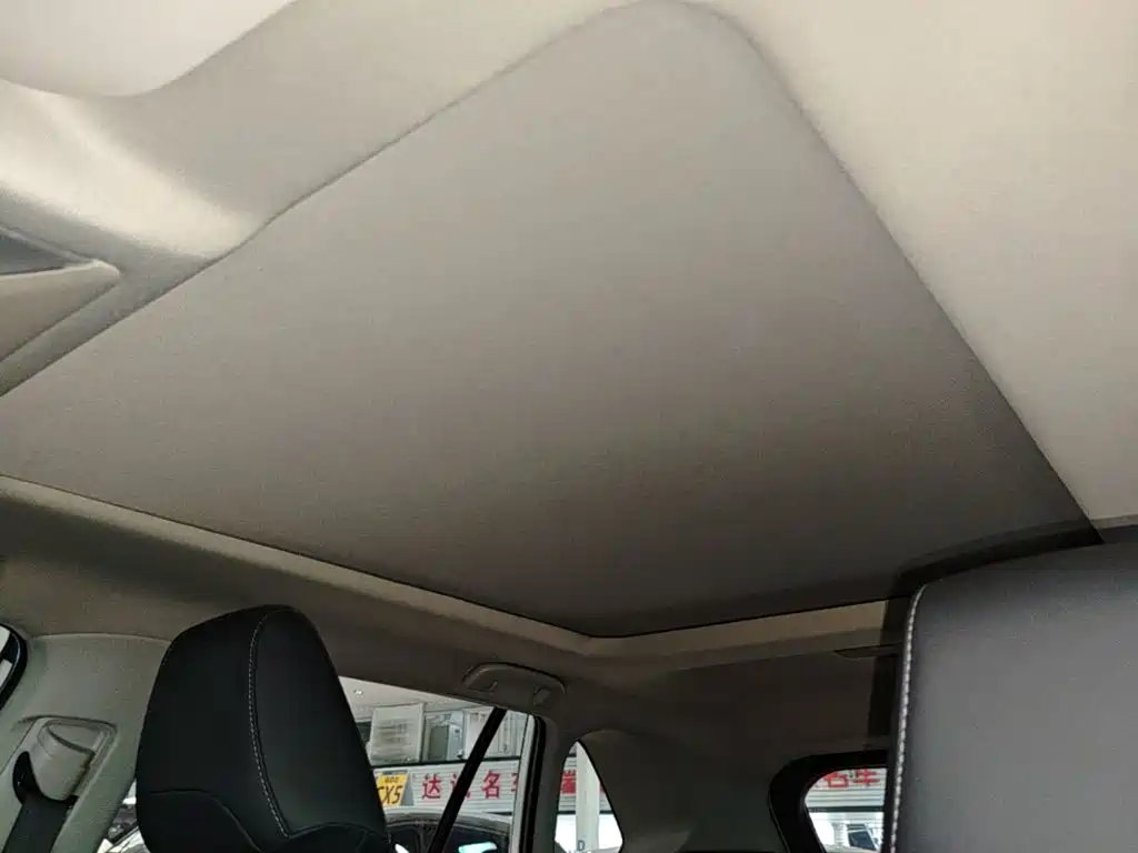 Toyota RAV4 — фото 18