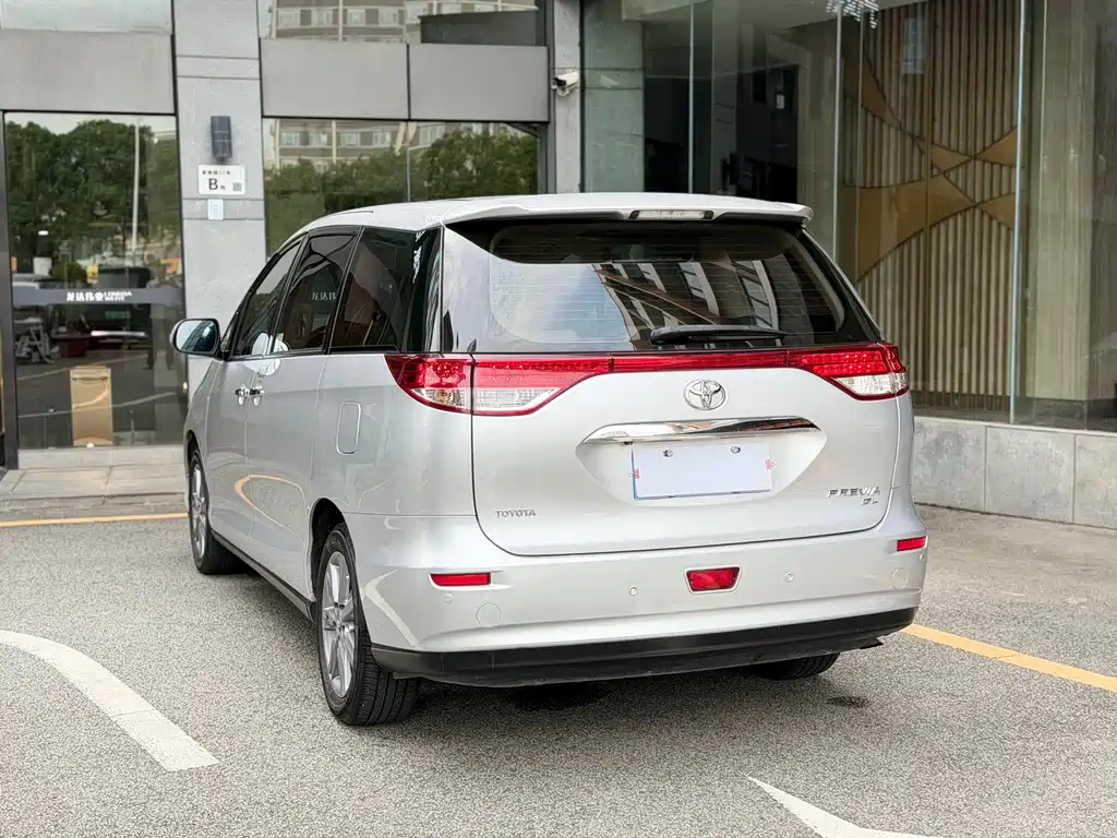 Toyota Previa — фото 26