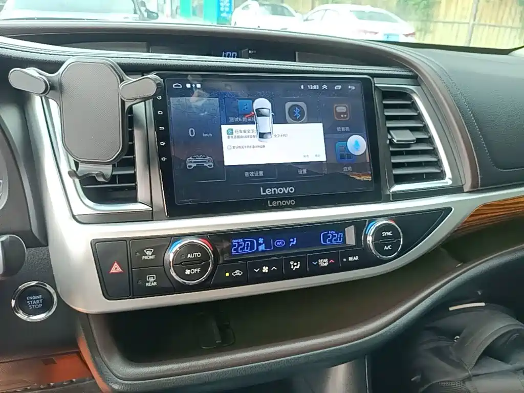 Toyota Highlander — фото 13