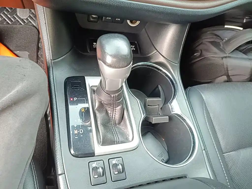 Toyota Highlander — фото 14