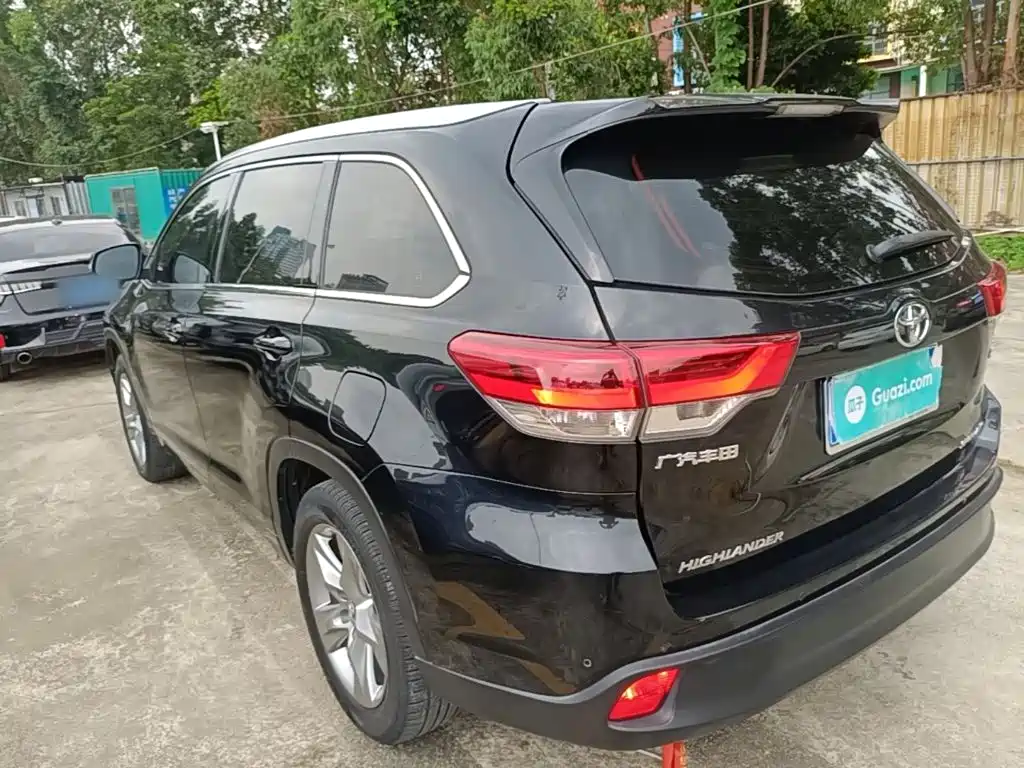 Toyota Highlander — фото 5