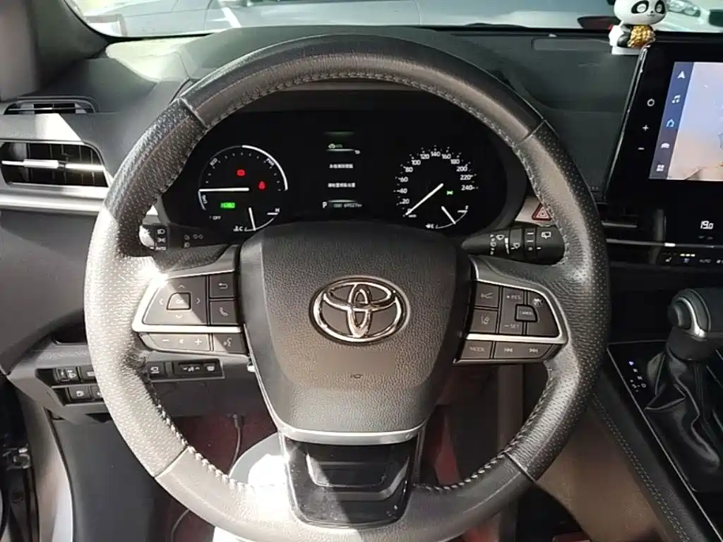Toyota Sienna — фото 11