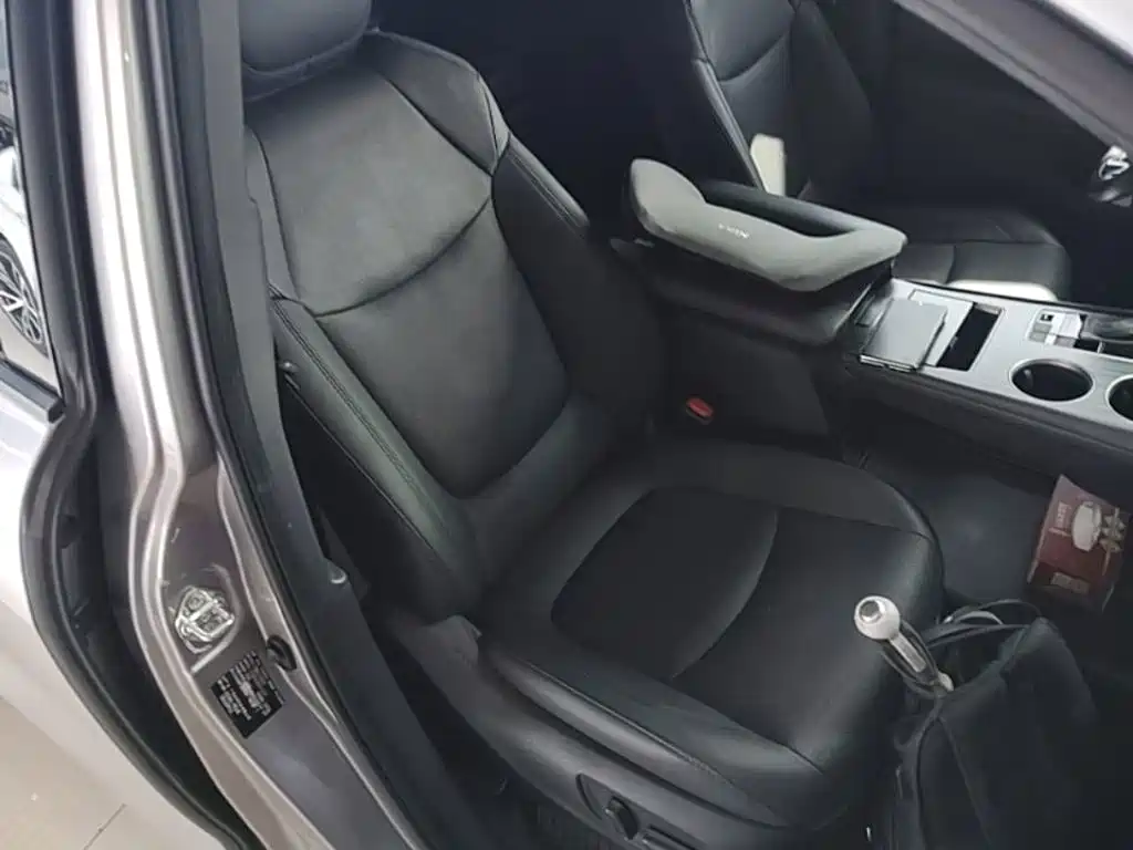 Toyota Sienna — фото 25