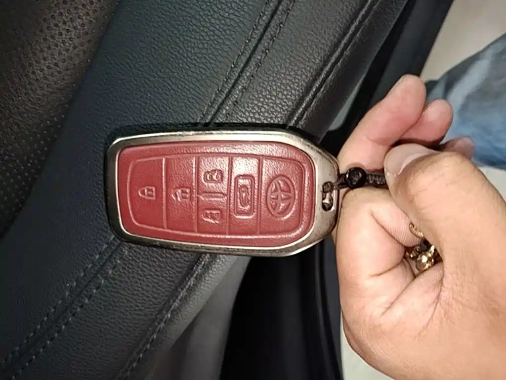 Toyota Sienna — фото 9