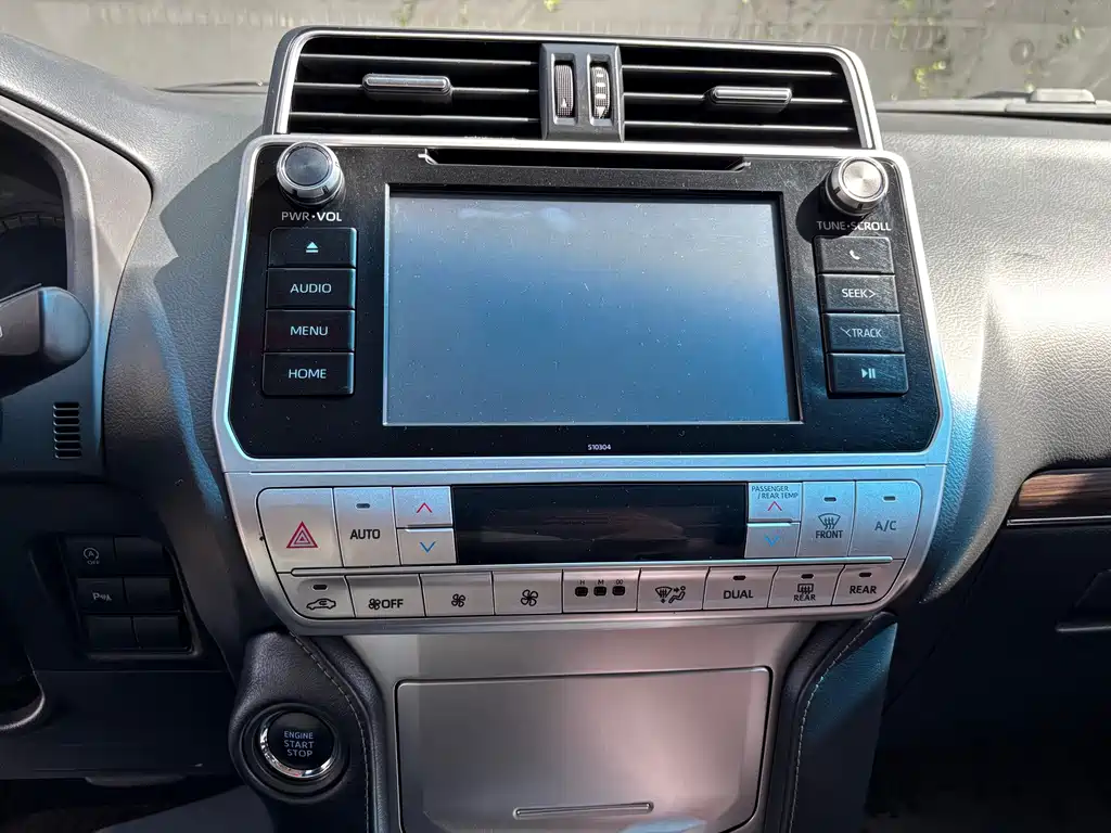 Toyota Prado — фото 17