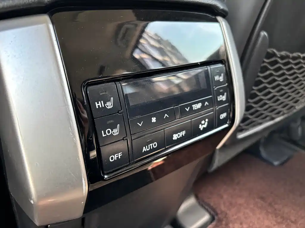 Toyota Prado — фото 23