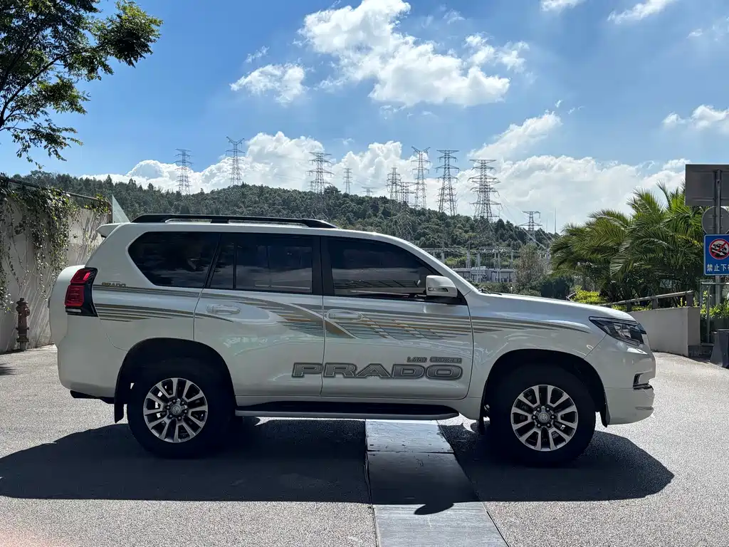 Toyota Prado — фото 4