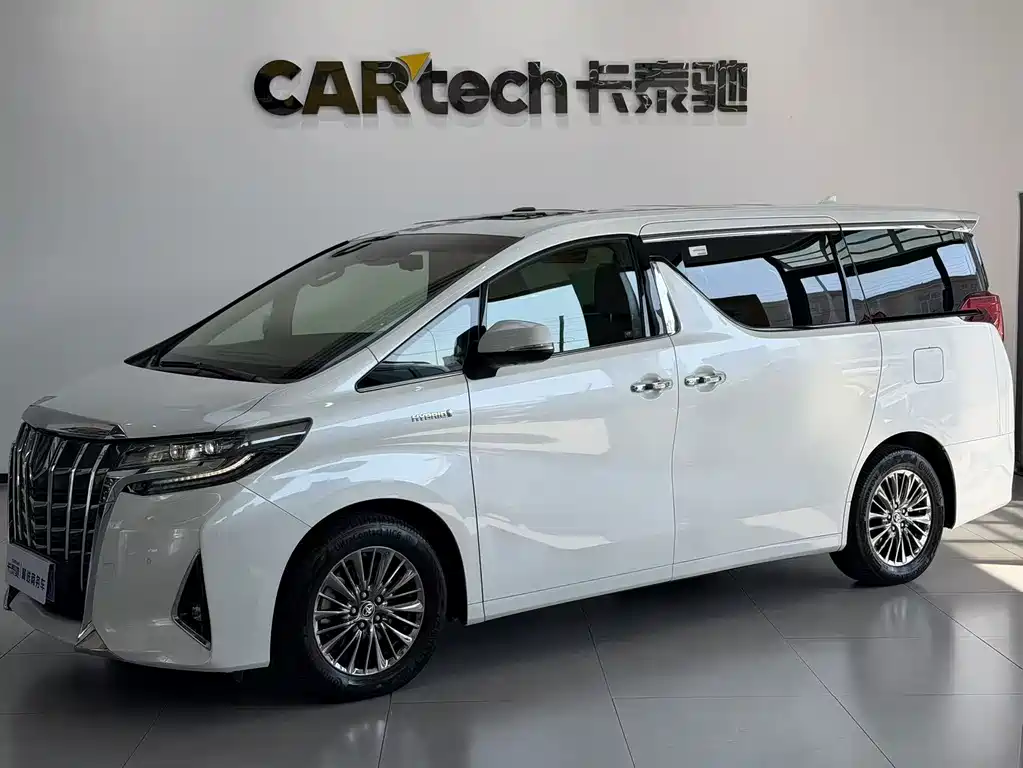 Toyota Alphard — фото 2