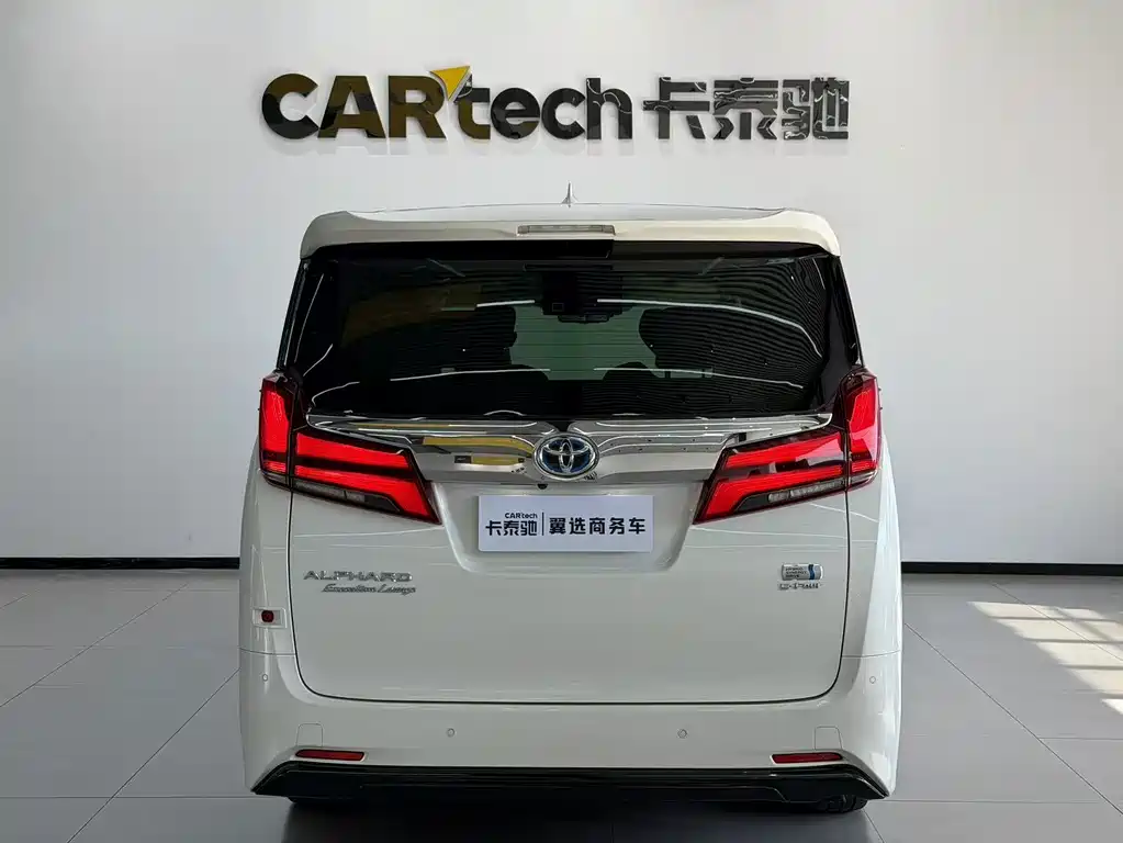 Toyota Alphard — фото 3