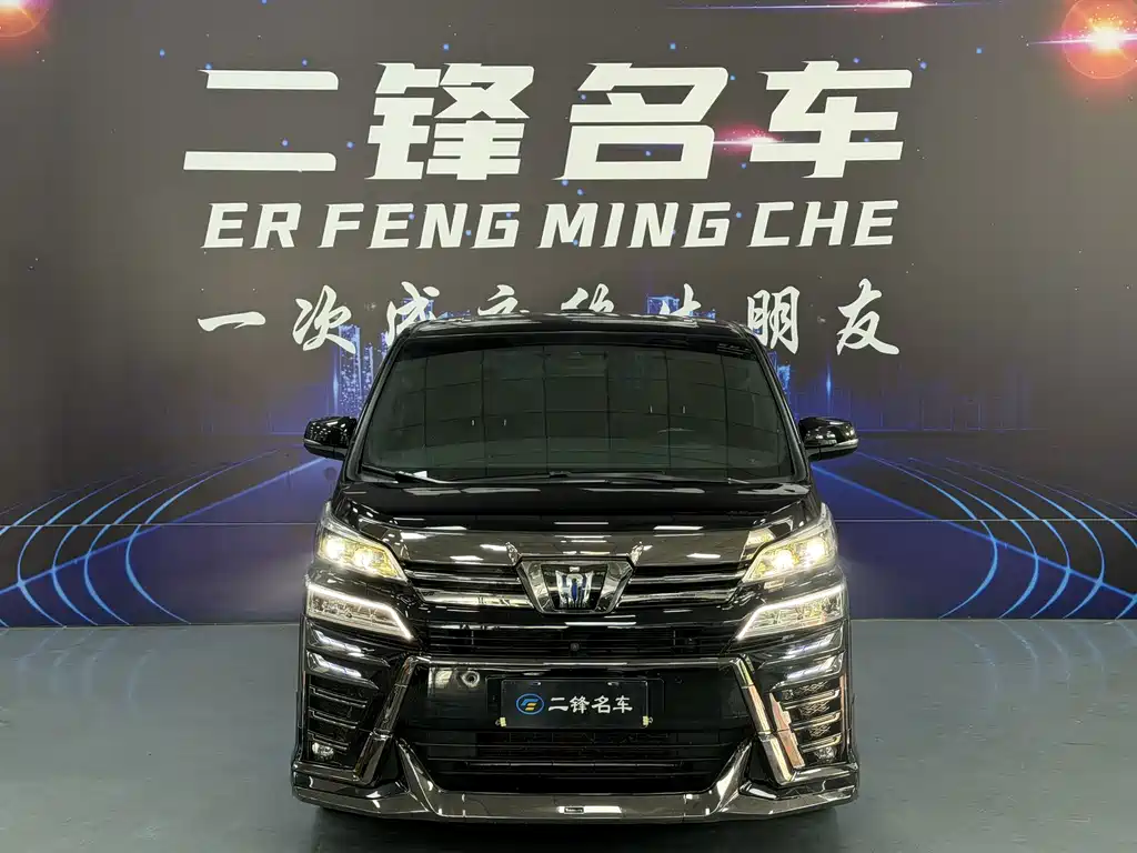 Toyota Vellfire — фото 2