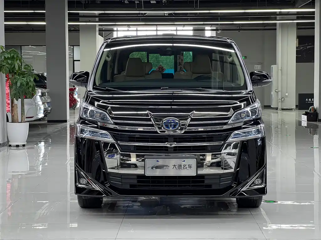 Toyota Vellfire — фото 2
