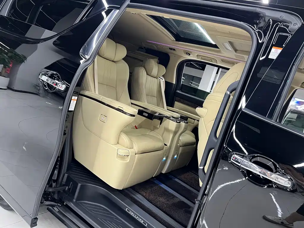 Toyota Vellfire — фото 13