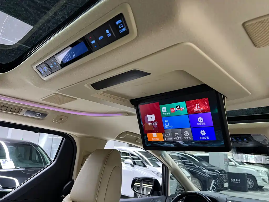 Toyota Vellfire — фото 15