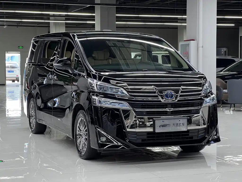 Toyota Vellfire — фото 3