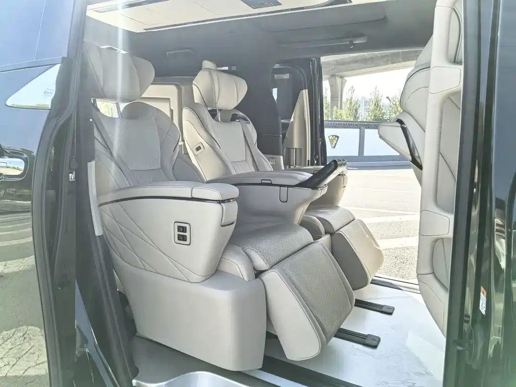 Toyota Alphard — фото 19