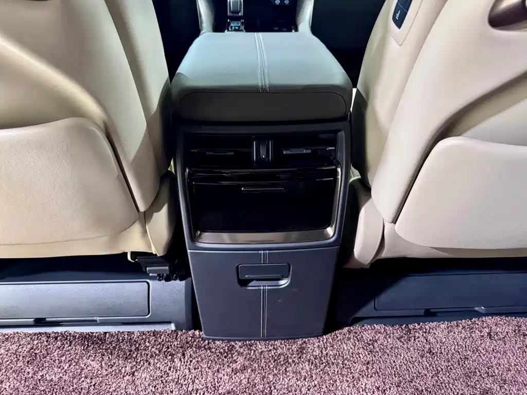 Toyota Alphard — фото 26