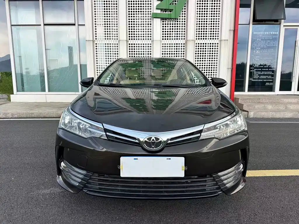 Toyota Corolla — фото 2