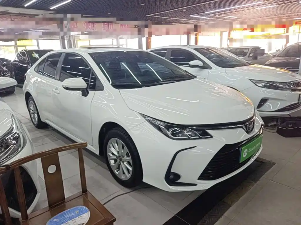 Toyota Corolla — фото 4