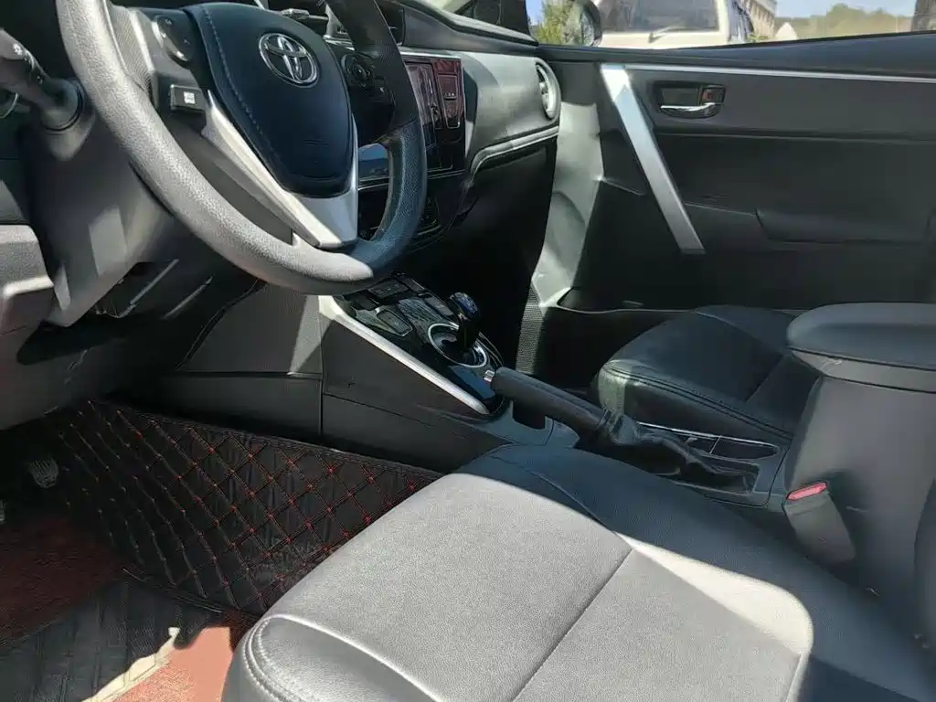 Toyota Corolla Hybrid — фото 13