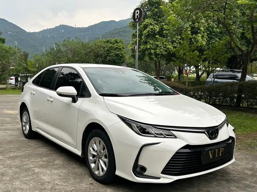Toyota Corolla — фото 3