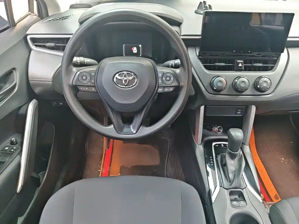 Toyota Corolla Cross — фото 11