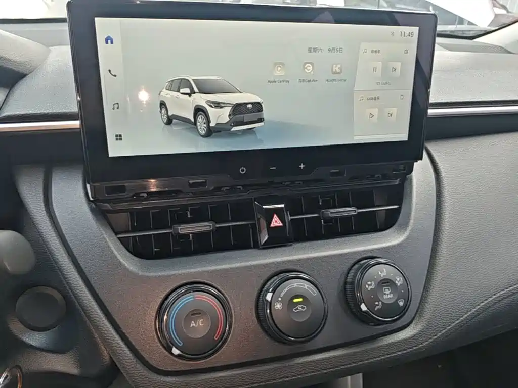 Toyota Corolla Cross — фото 13