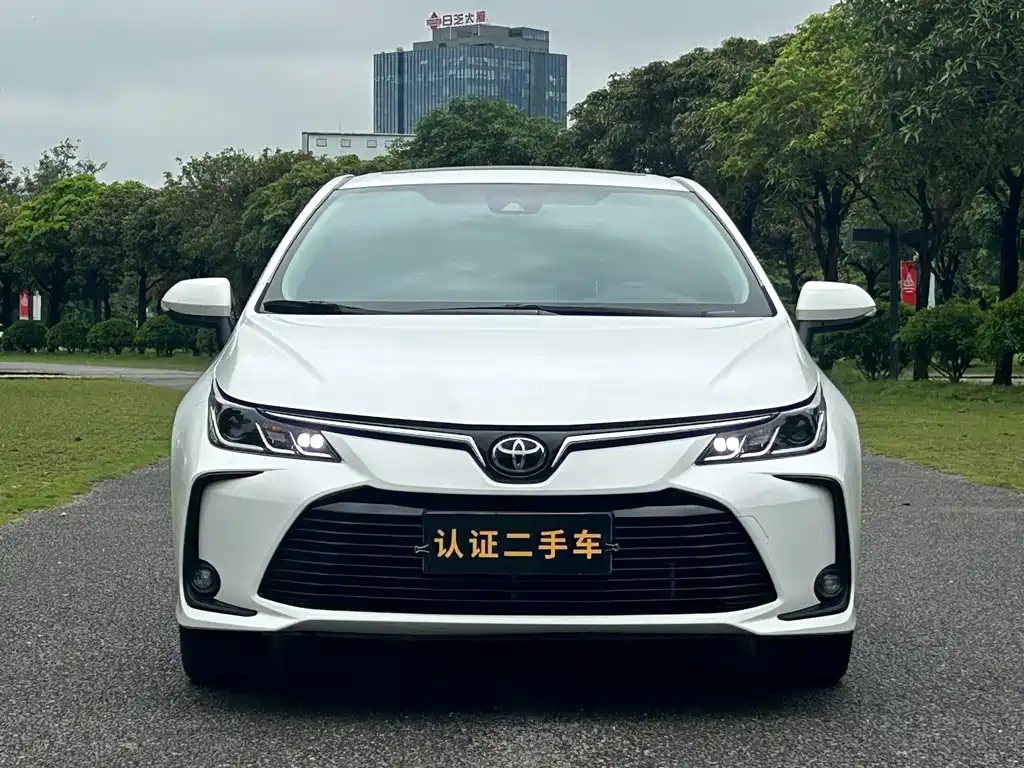 Toyota Corolla — фото 2
