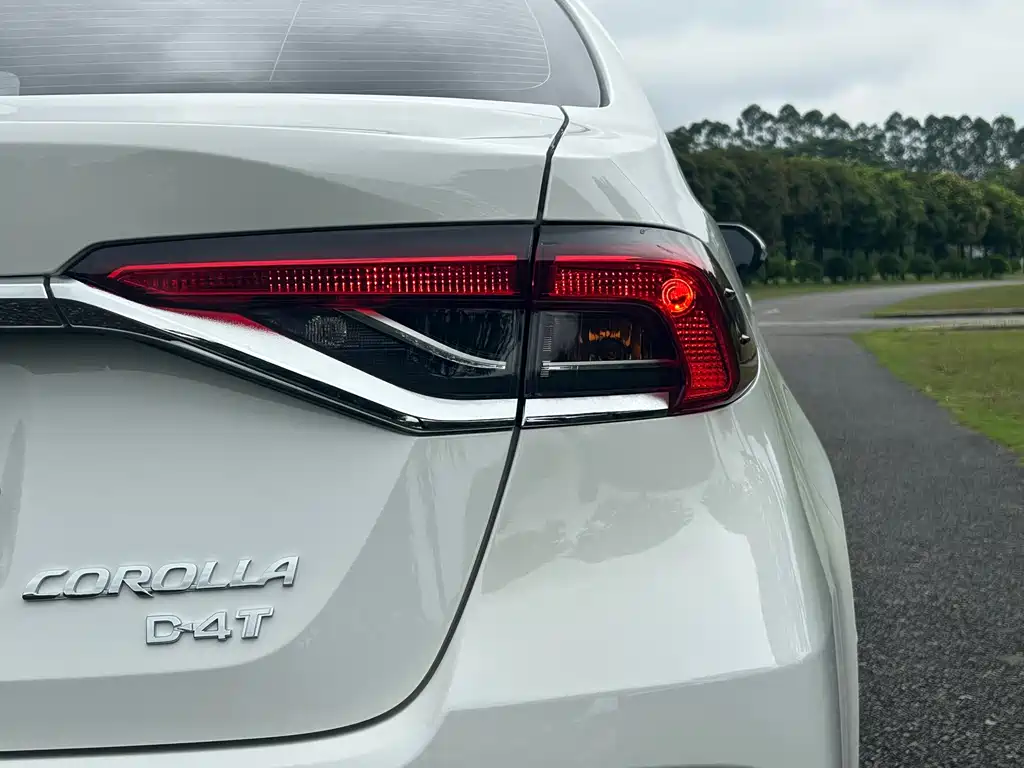 Toyota Corolla — фото 22