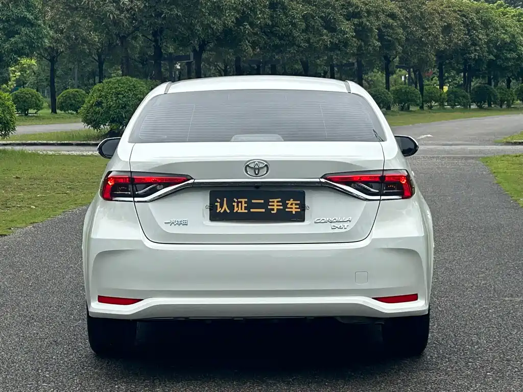 Toyota Corolla — фото 4
