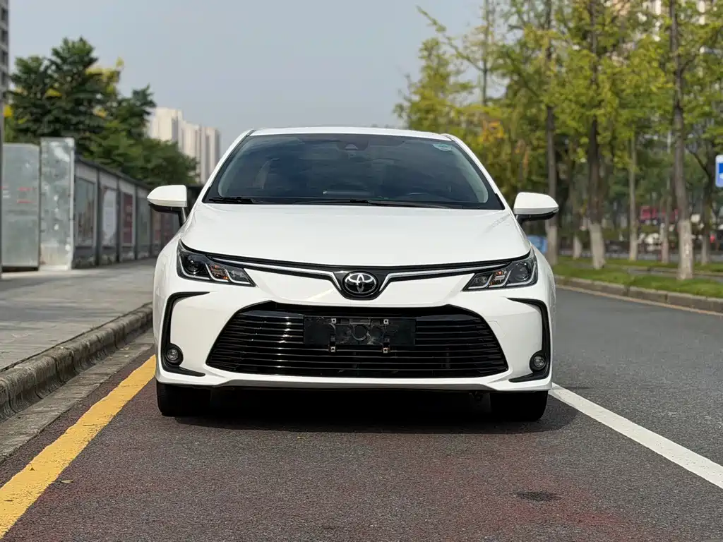 Toyota Corolla — фото 2