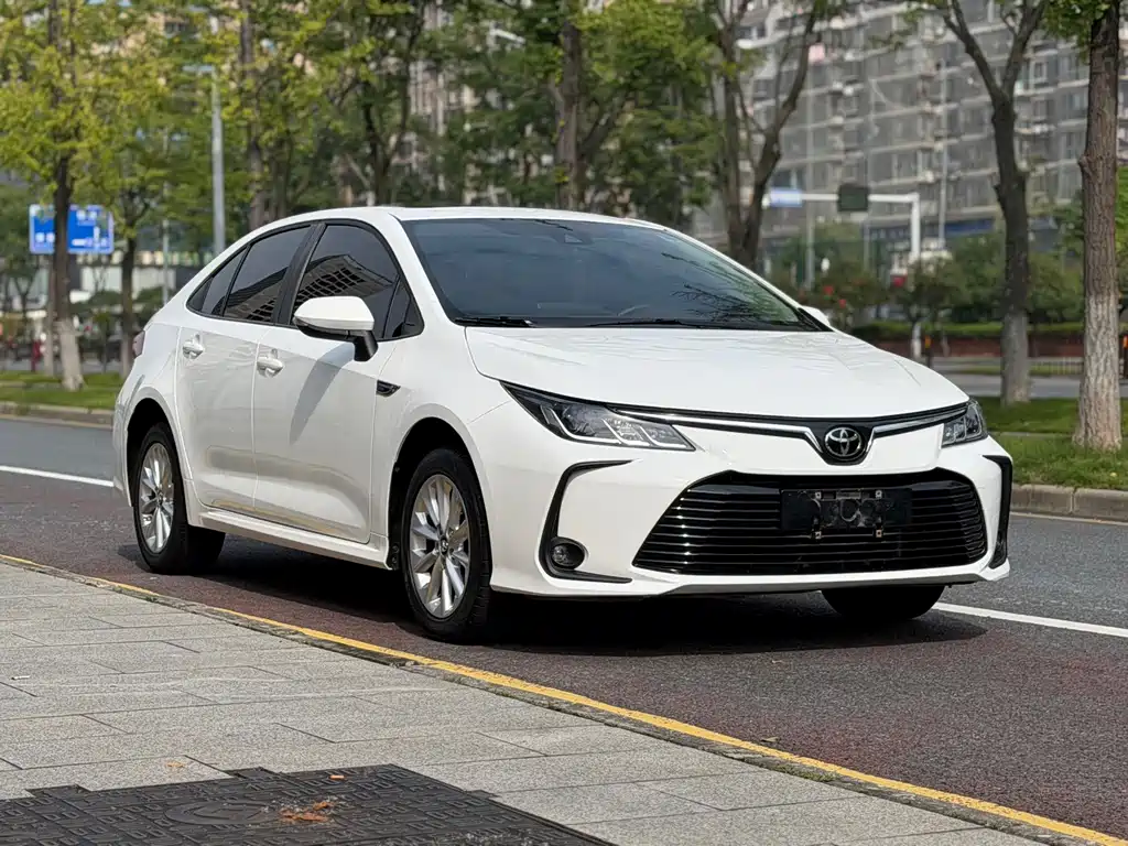 Toyota Corolla — фото 3