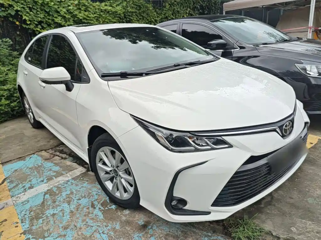 Toyota Corolla — фото 4